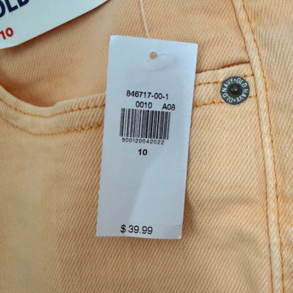 Old Navy High-Rise OG Straight 3” Inseam Size: 10 Raw Hems - Picture 4 of 8